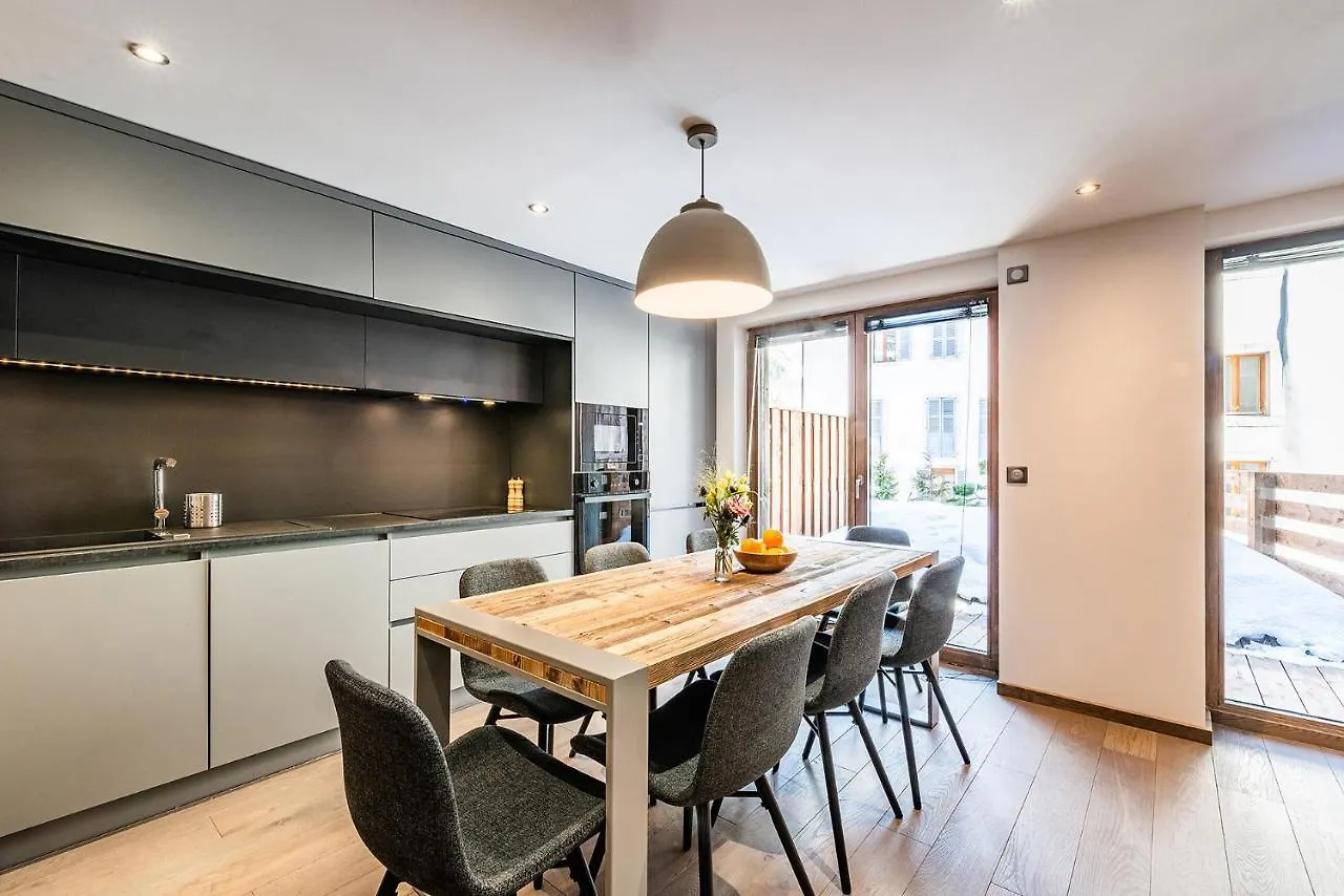 Apartment Le Globe Argentiere Chamonix - By Emerald Stay