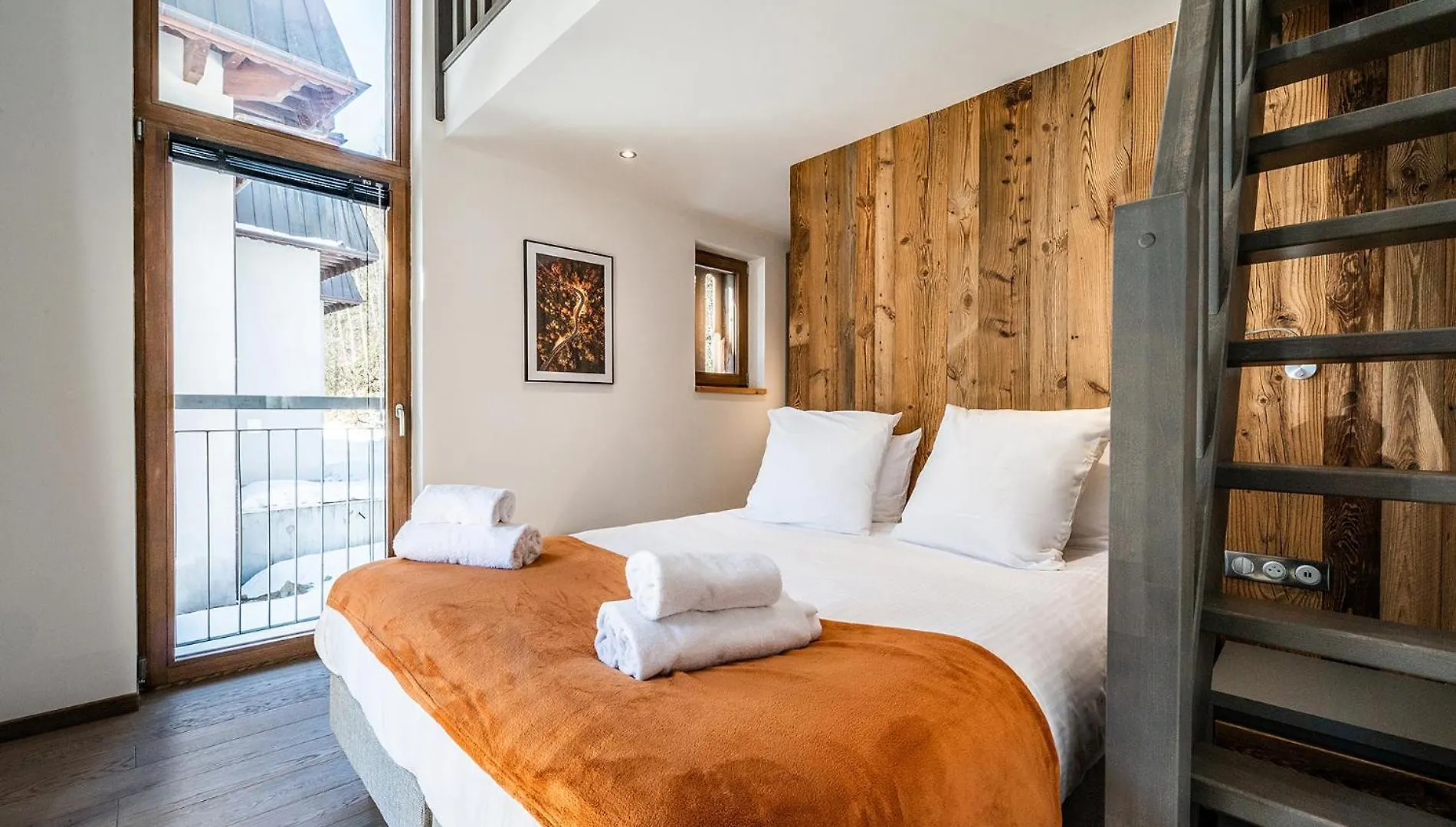 Le Globe Argentiere Chamonix - By Emerald Stay