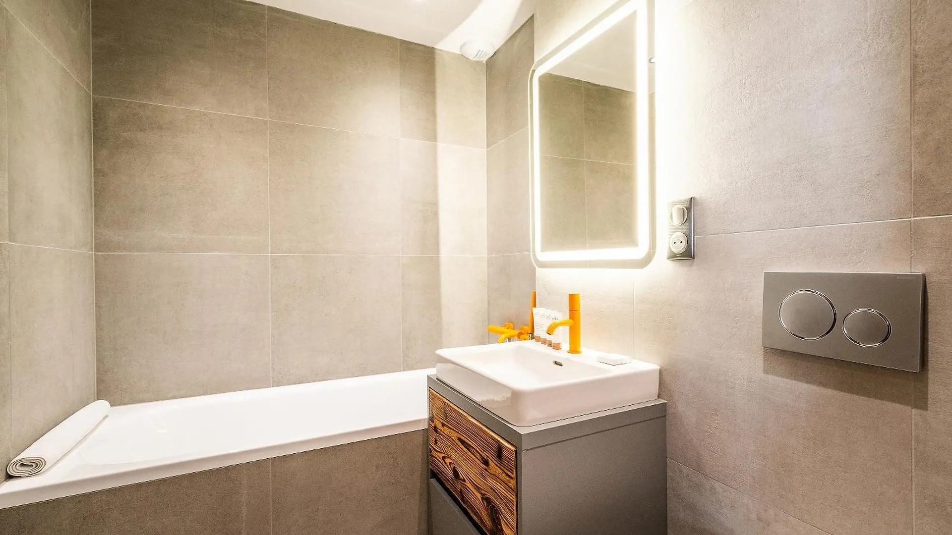 Le Globe Argentiere Chamonix - By Emerald Stay